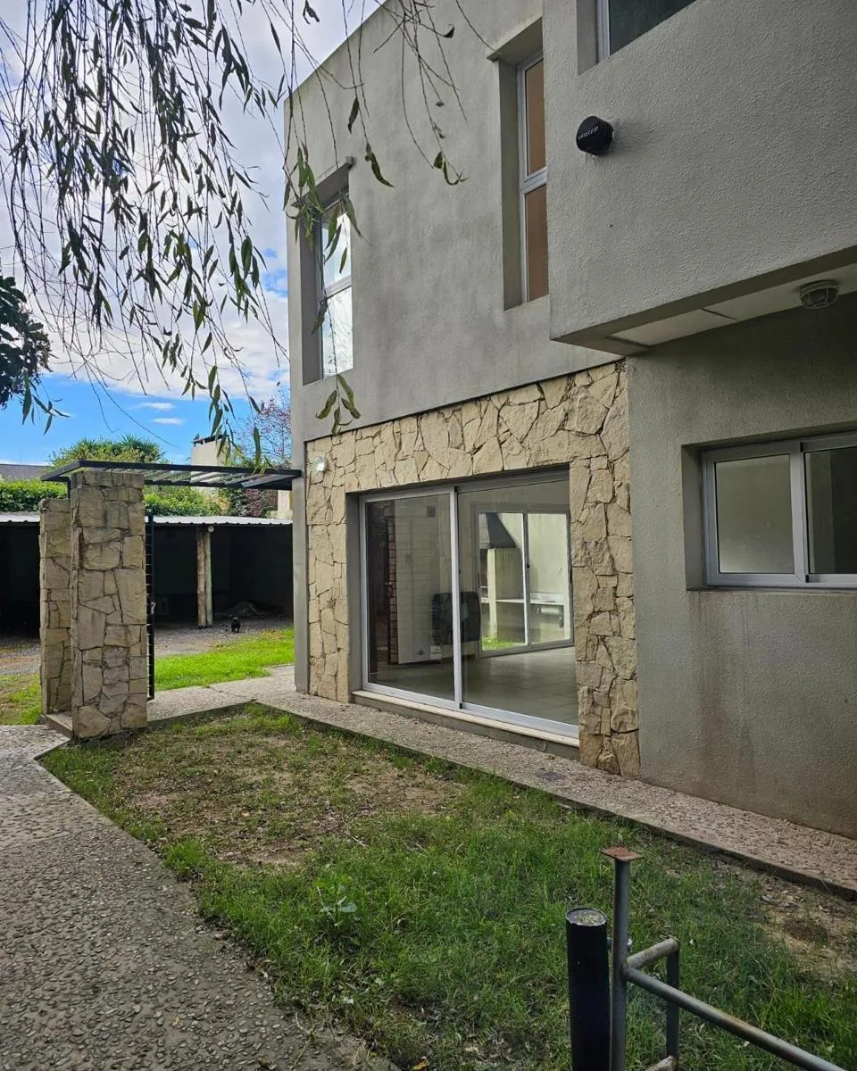 PH duplex para alugar em City Bell