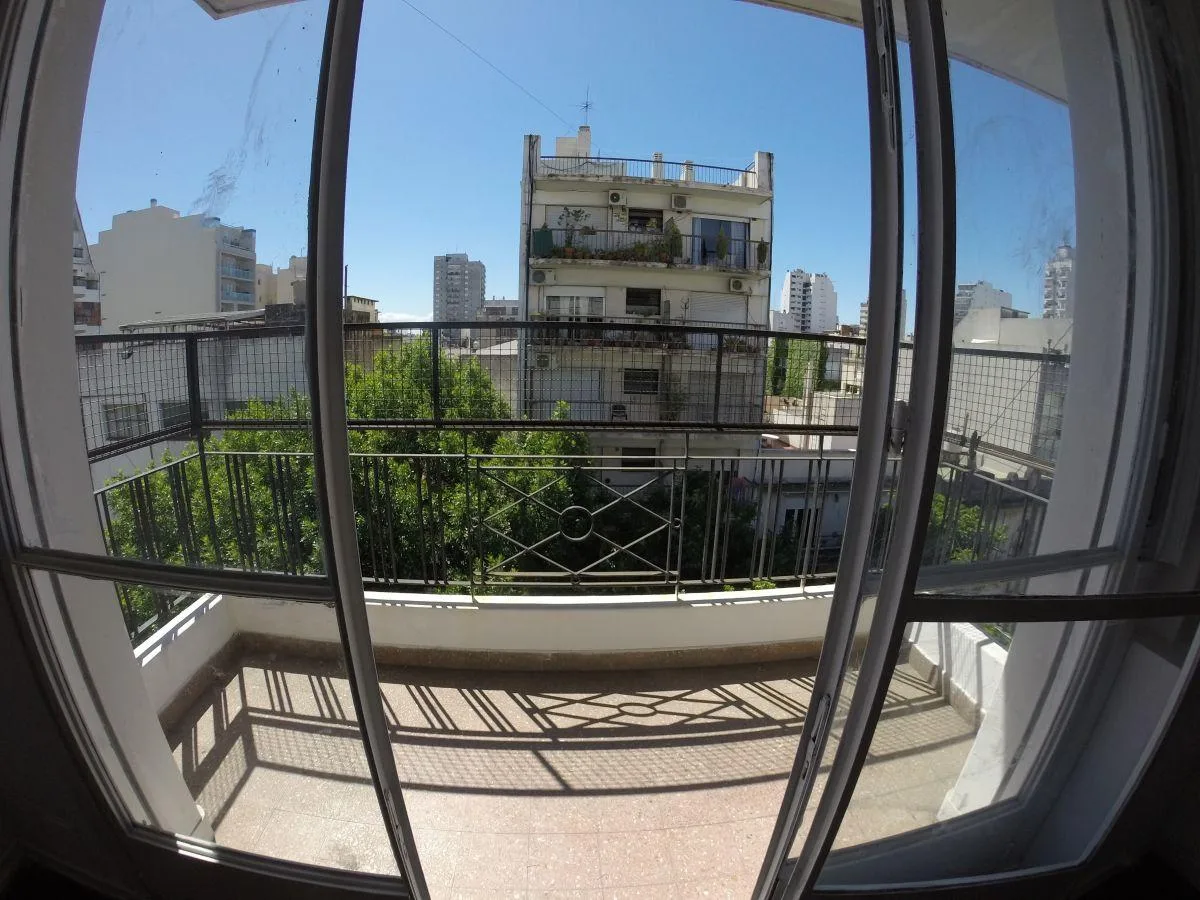 Three-room apartment with balcony and service room in Villa Crespo