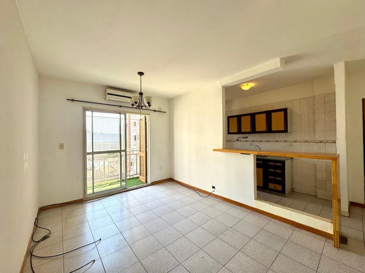 Departamento de 3 ambientes con cochera en Esteban Echeverría