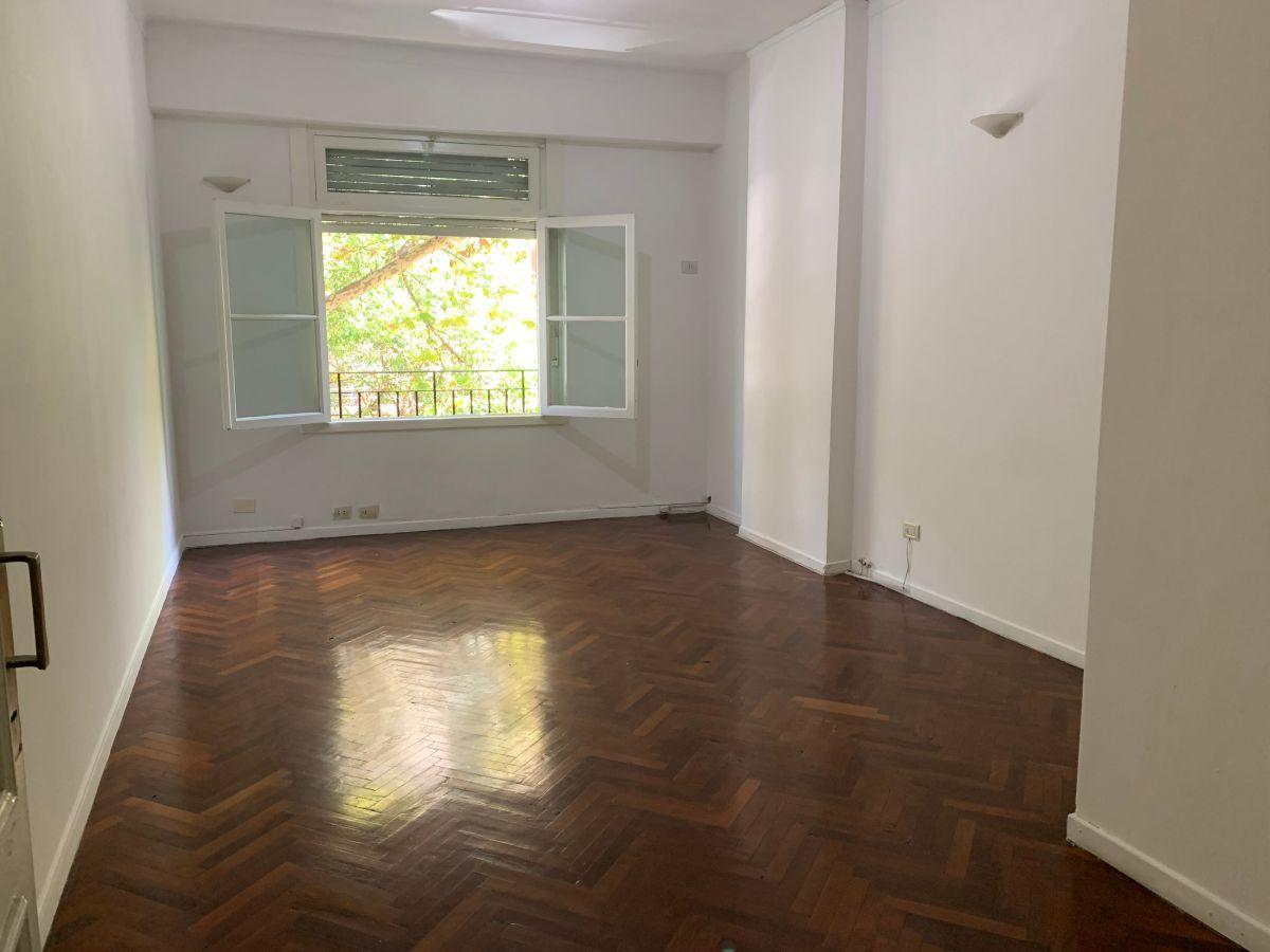 PH de 3 ambientes com 2 dormitórios e dependência em Palermo
