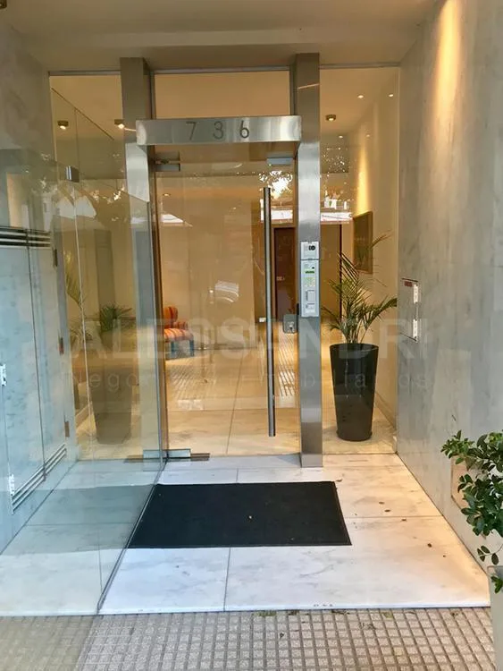 Studio apartment on 11th floor in Flores