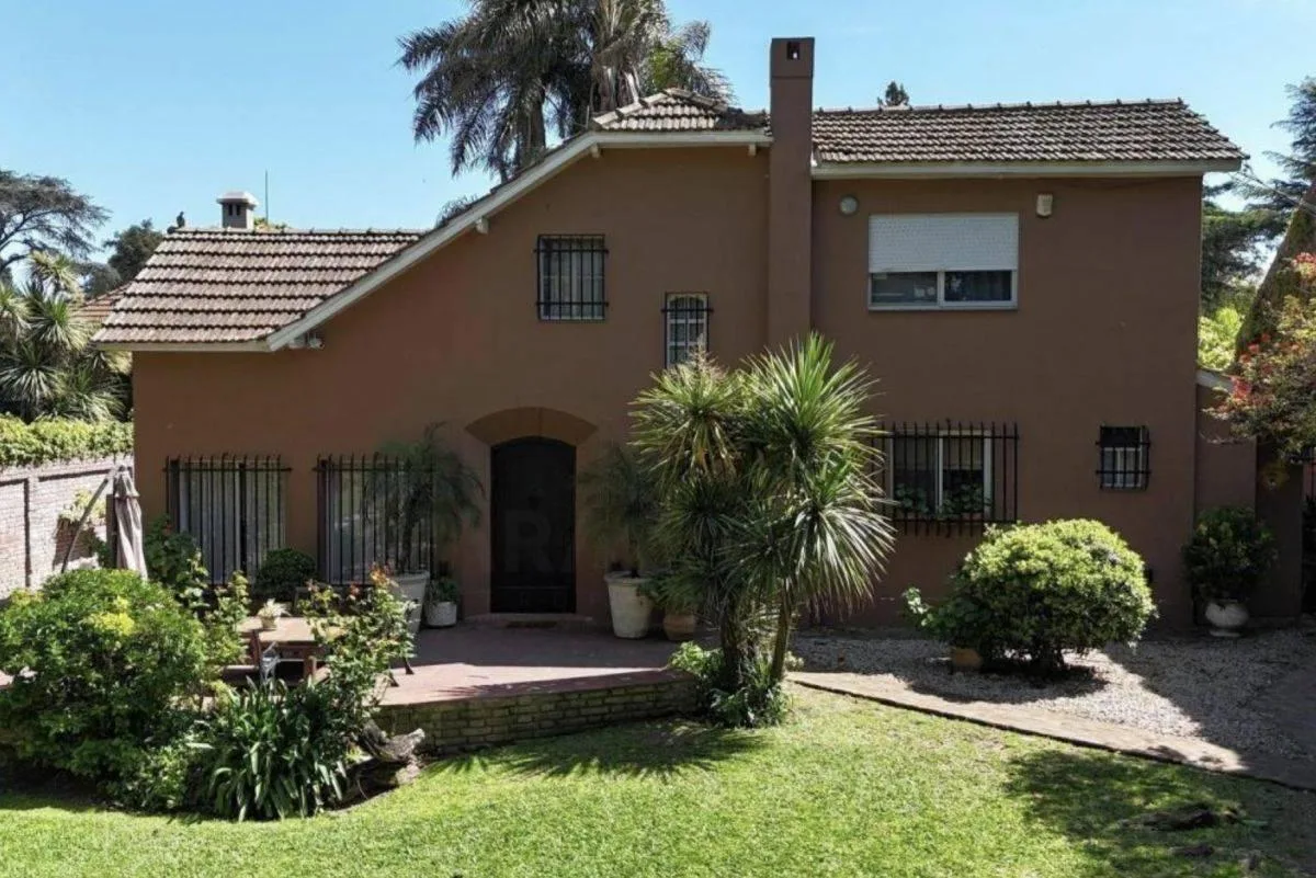 Six-room house for rent in Monte Grande
