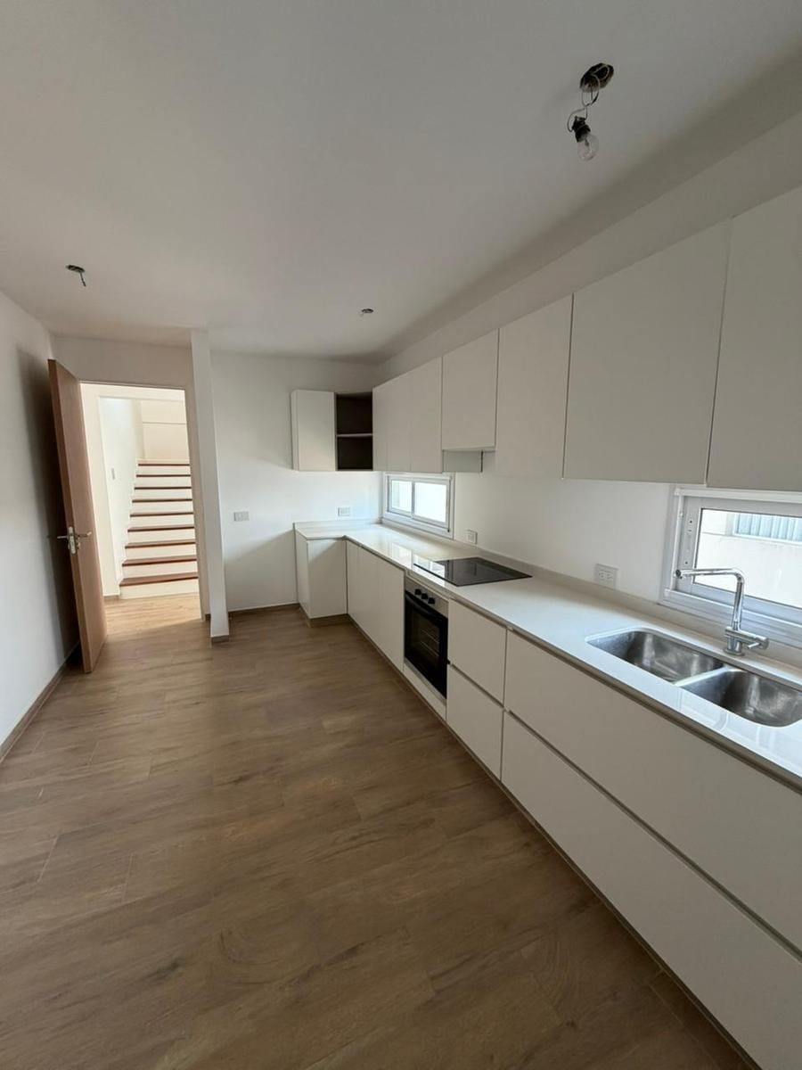 Квартира 4 комнаты в Vicente López