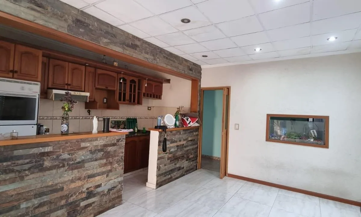 Two-bedroom apartment in Lanús Oeste