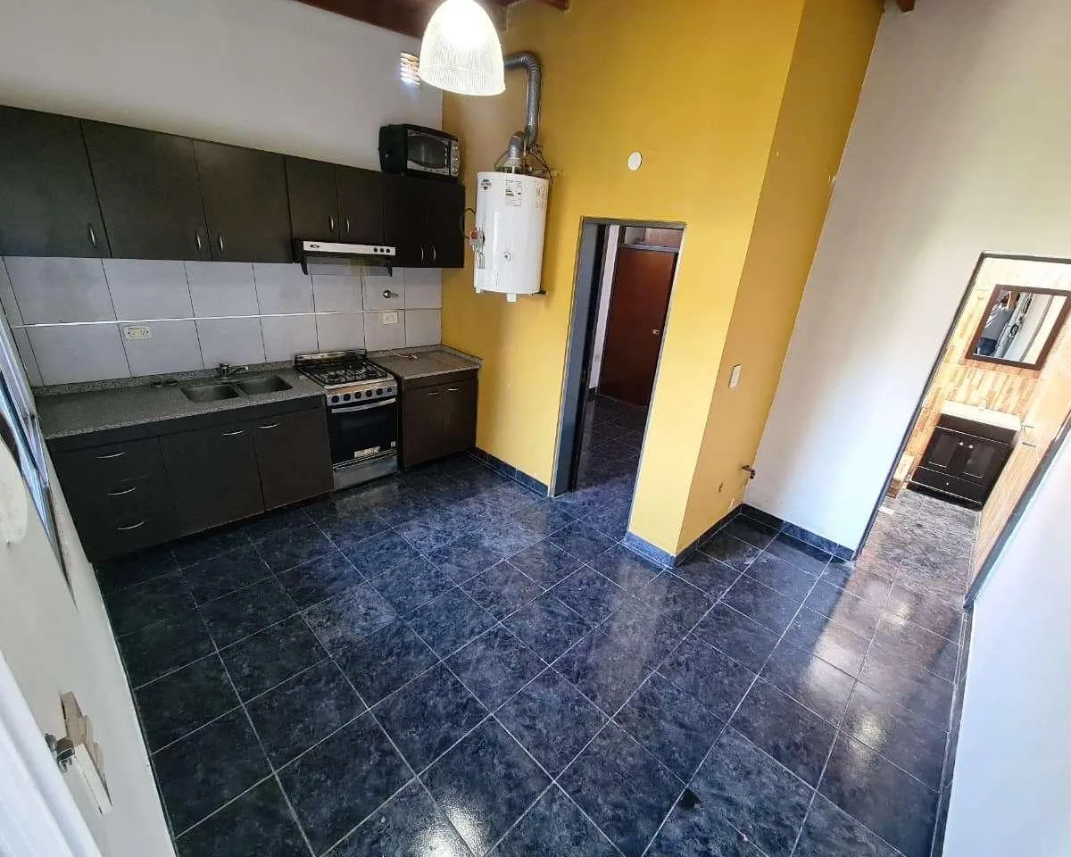 Apartamento de dois ambientes com 1 quarto em Lanús