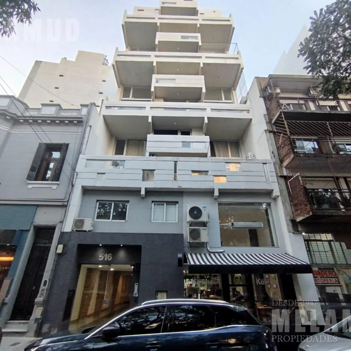 Kitnet de frente com varanda para aluguel em Villa Crespo