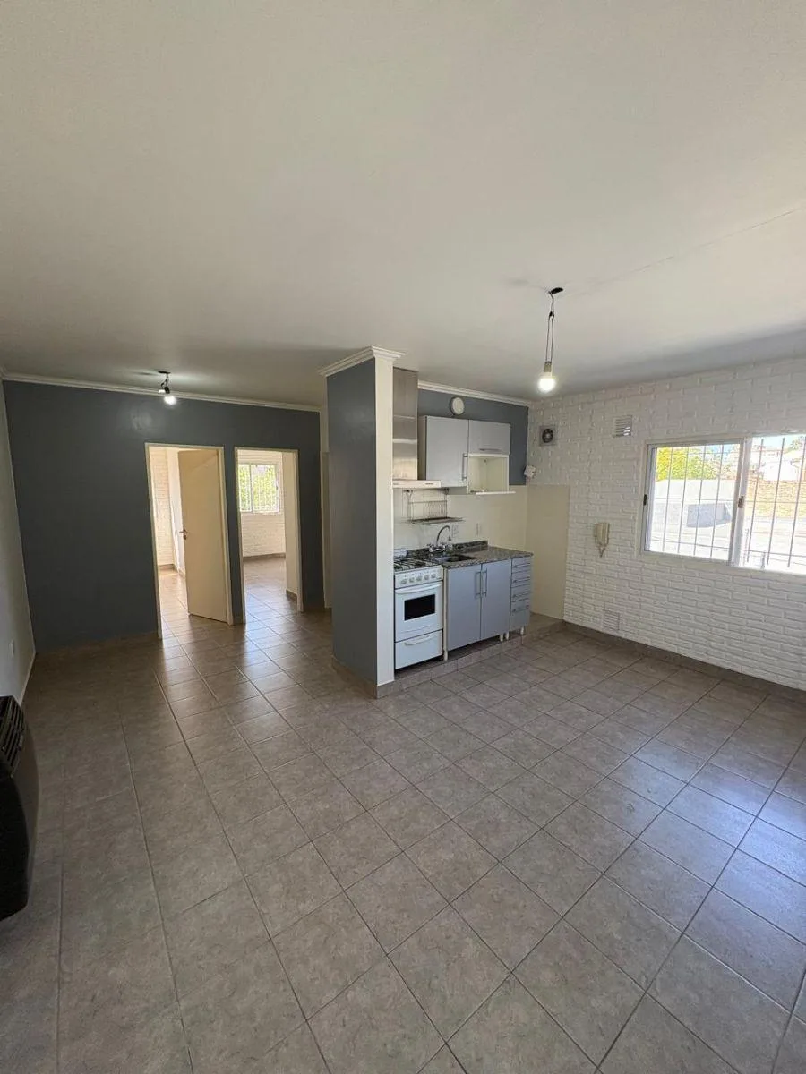 Three-room apartment for rent in La Matanza