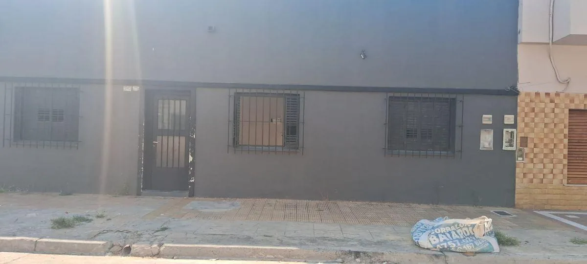 Kitnet em General San Martín com despesas pagas pelo inquilino