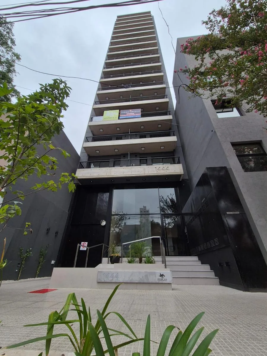Brand new two-room apartment with parking in Banfield Este