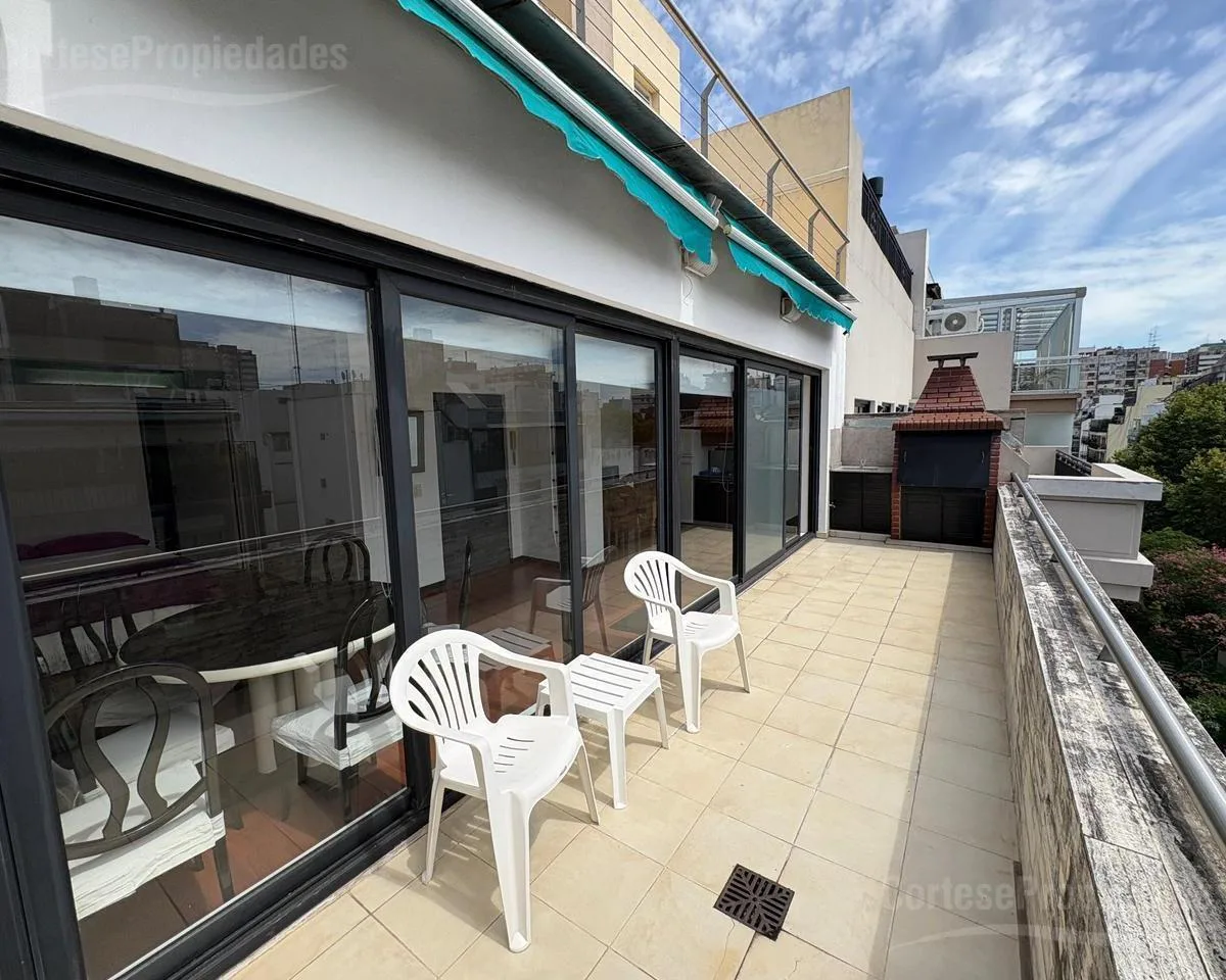 Furnished studio apartment with terrace balcony in Recoleta