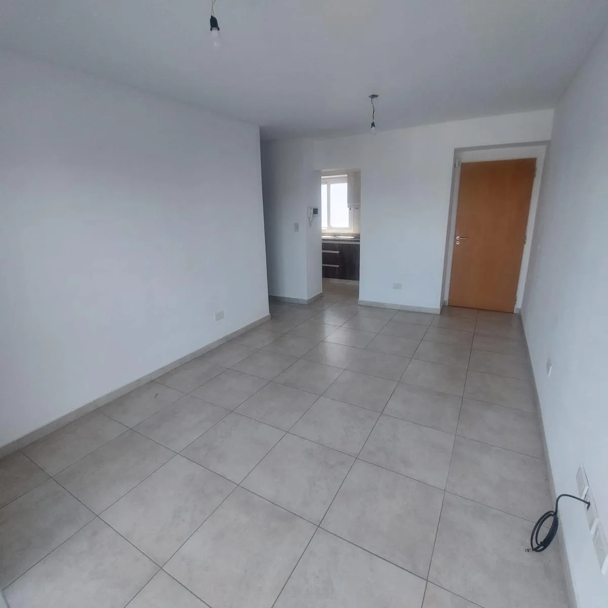 Departamento de 2 ambientes al frente en Morón