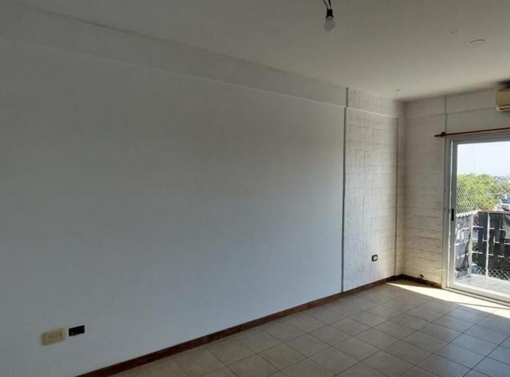 Departamento de 2 ambientes con cochera techada en San Fernando
