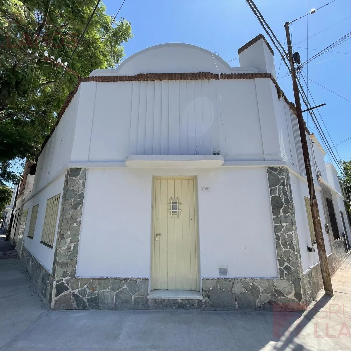 Casa de 2 dormitórios para uso comercial em Luján