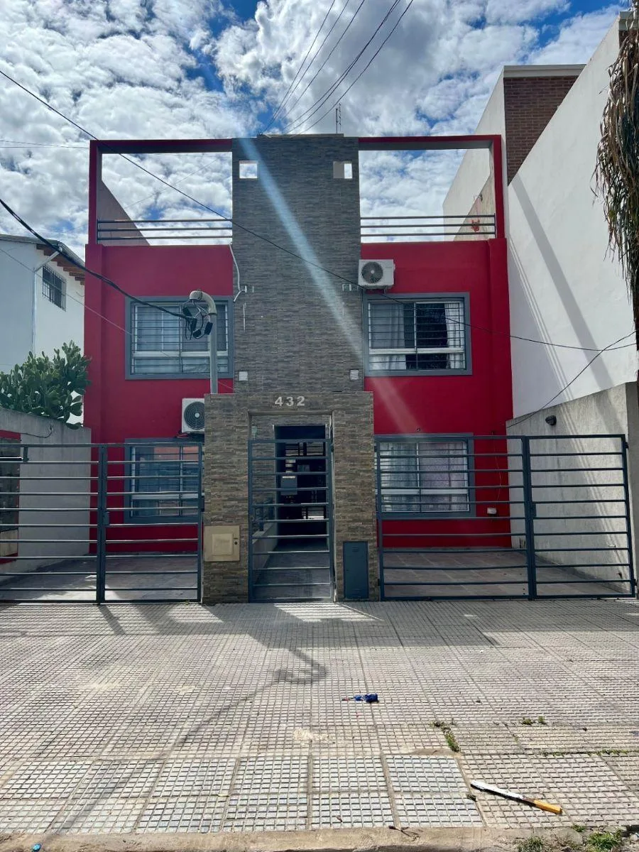 Street-front studio apartment with patio and uncovered parking in Buenos Aires