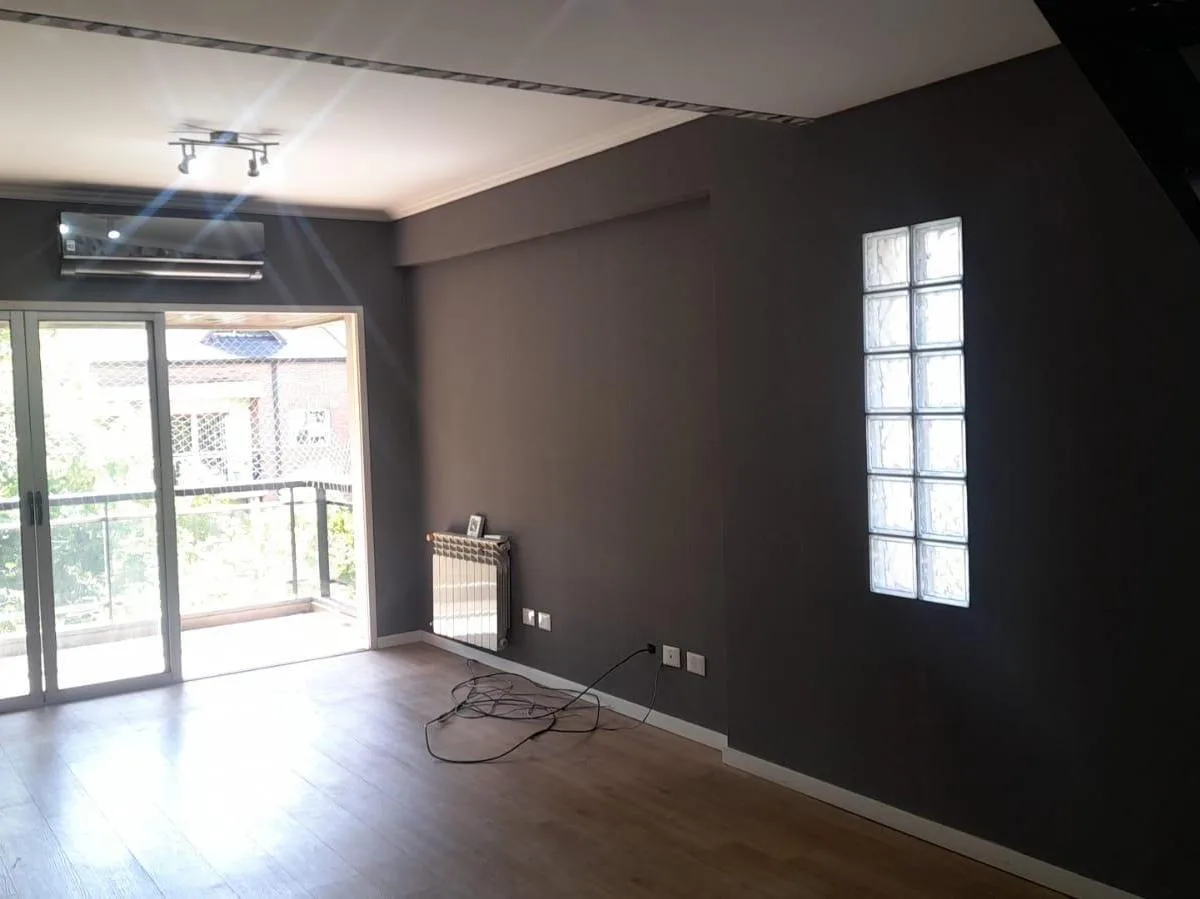 Three-bedroom two-storey apartment in Lomas de Zamora
