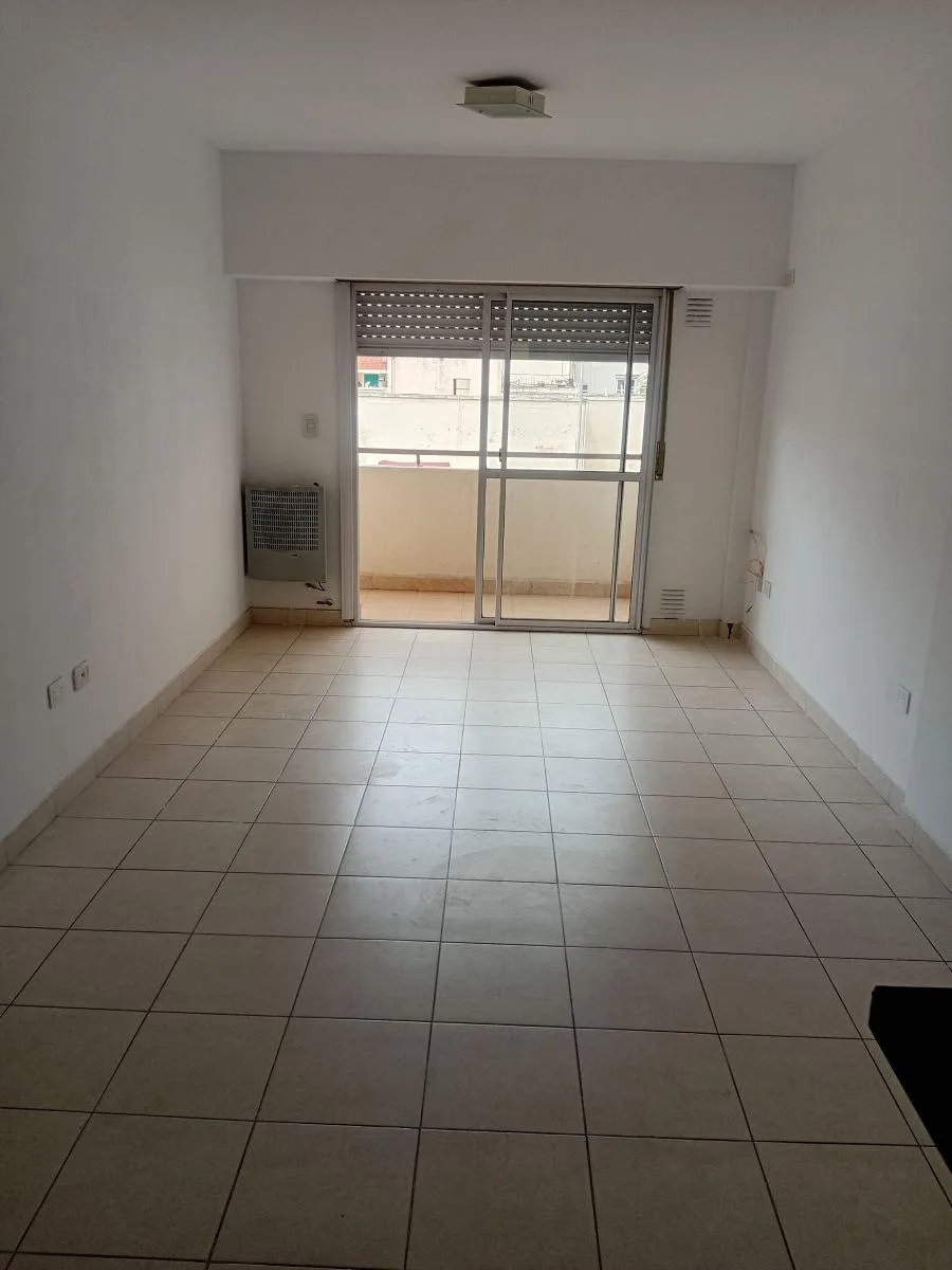 Departamento de 2 ambientes con cochera en Monserrat