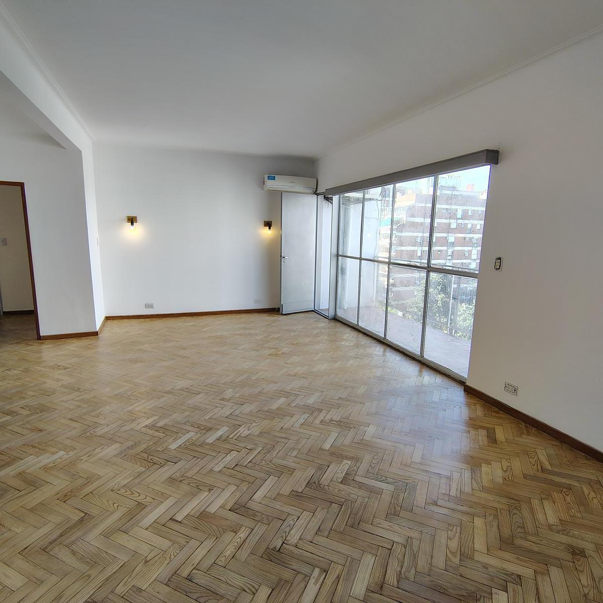 Трёхкомнатная квартира с видом на реку в Vicente López