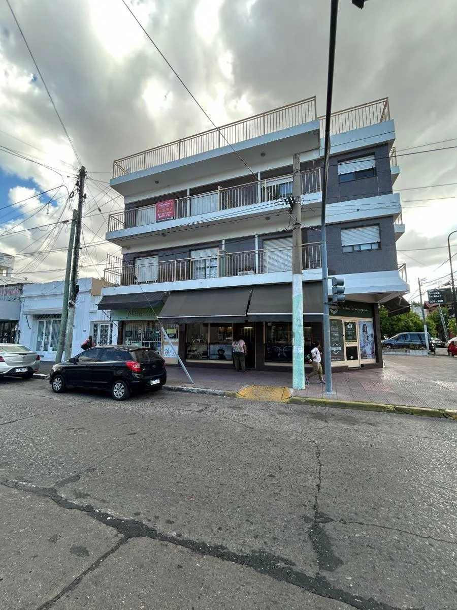 Two-room apartment with balcony in Quilmes