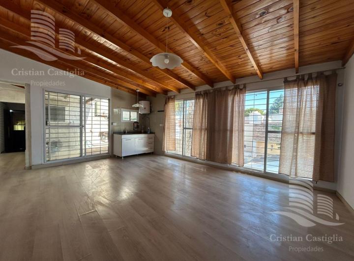 PH monoambiente en planta alta con patio en Villa Adelina