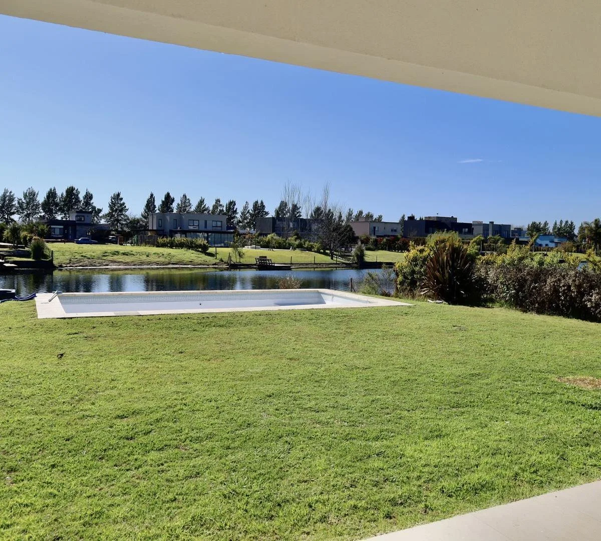 Casa com 4 dormitórios em Escobar