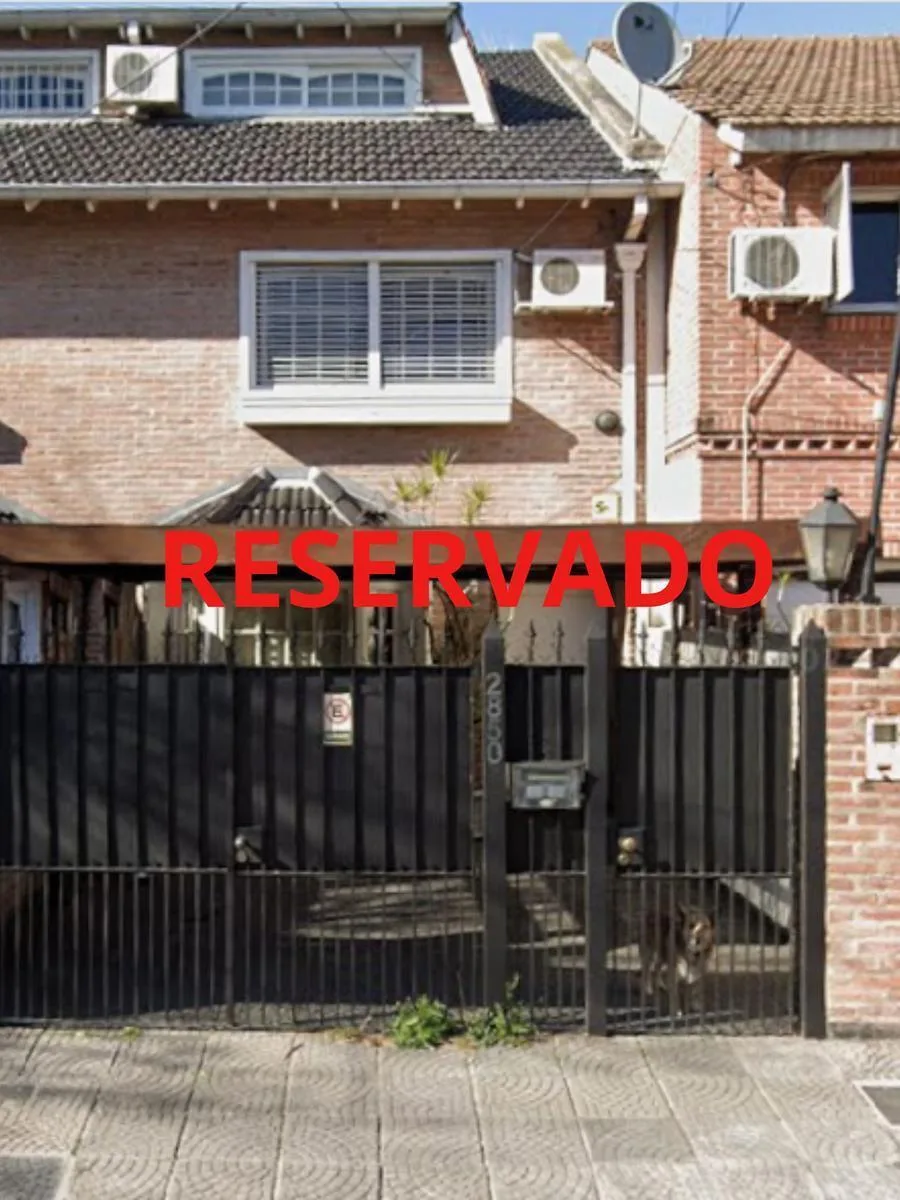 Three-bedroom triplex house in Martínez