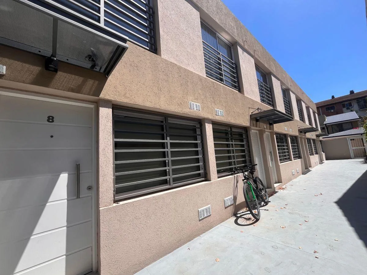 Apartamento de dois ambientes em Monte Grande