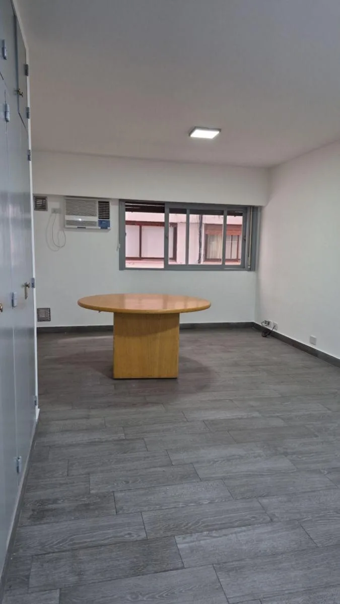 Kitnet em Retiro com cozinha e banheiro reformados