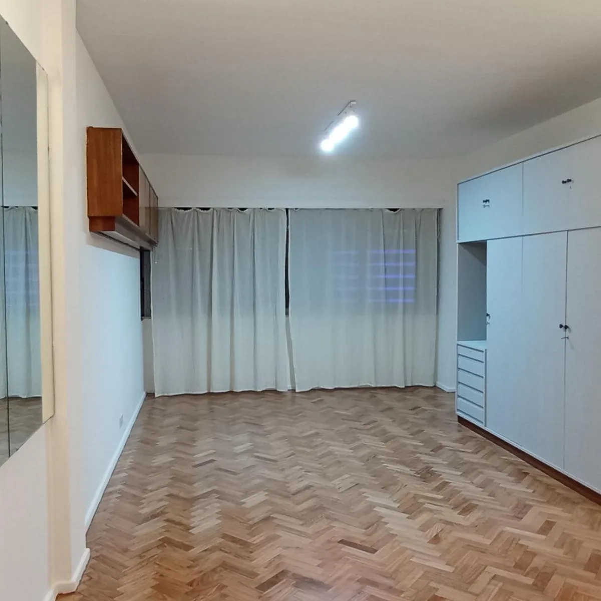 Kitnet no Microcentro em Retiro, de frente para a rua