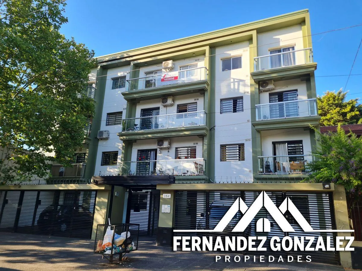 Two-room apartment in Lomas de Zamora near Av. Alsina