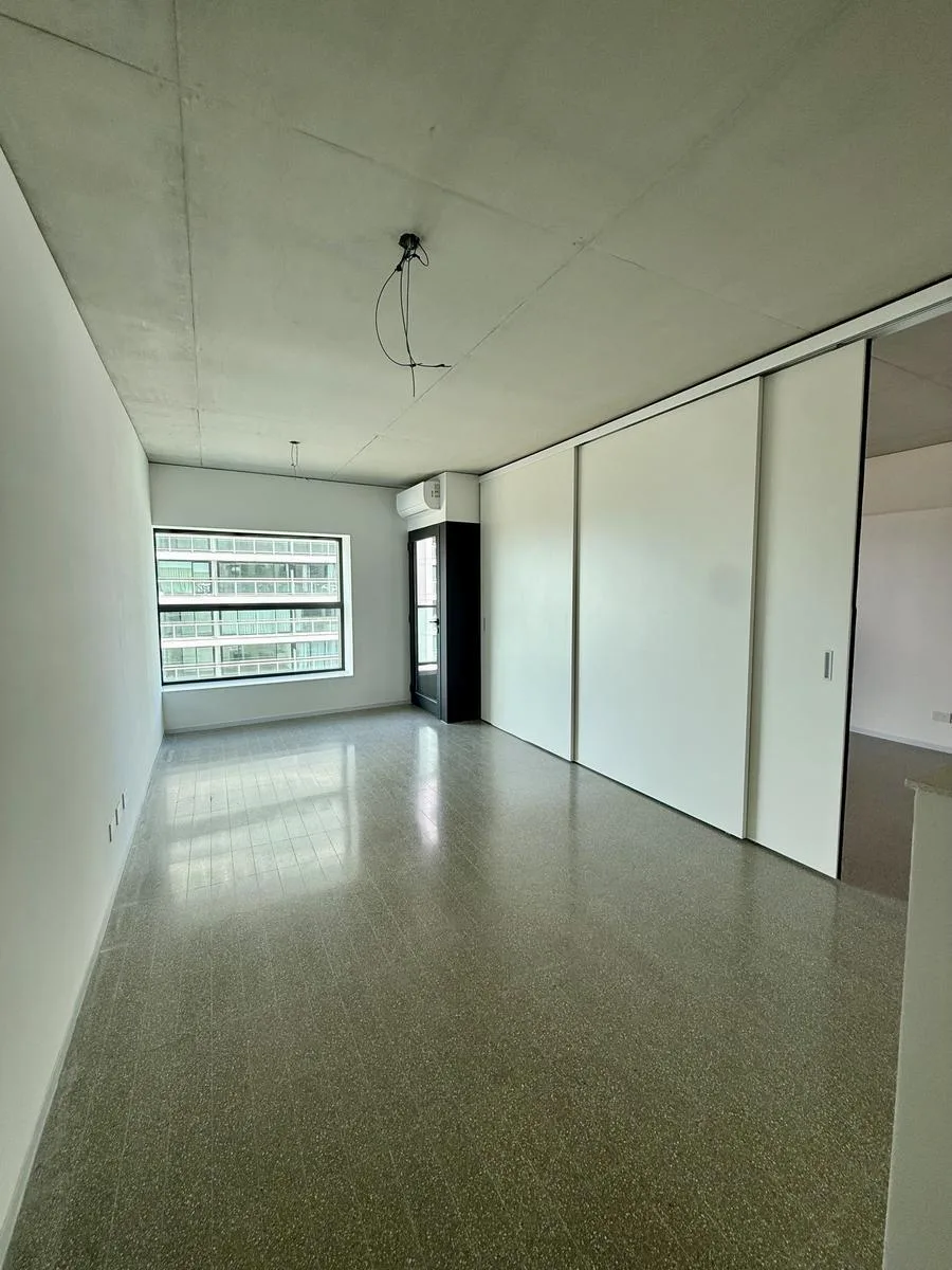 Dos Ambientes con Cochera Piso Alto en Huergo 475