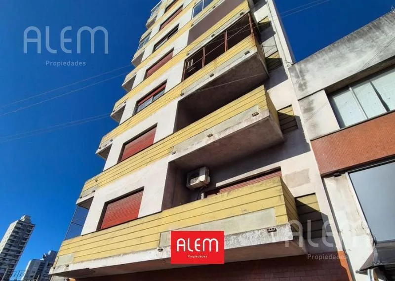 Unfurnished two-room apartment with balcony in Lomas de Zamora Oeste
