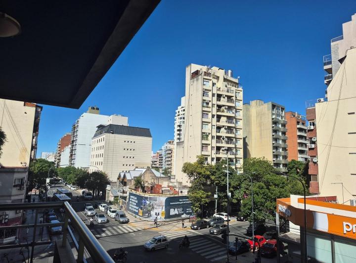 Departamento de 2 ambientes con balcón y cochera en Villa Urquiza