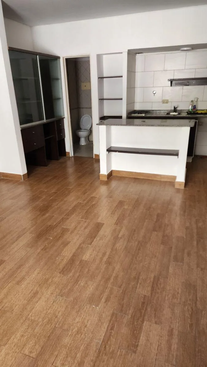 Monoambiente apto profesional en Balvanera