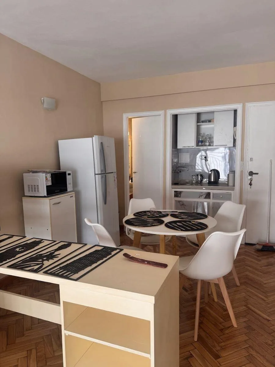 Kitnet em Recoleta com varanda perto de Av. Las Heras