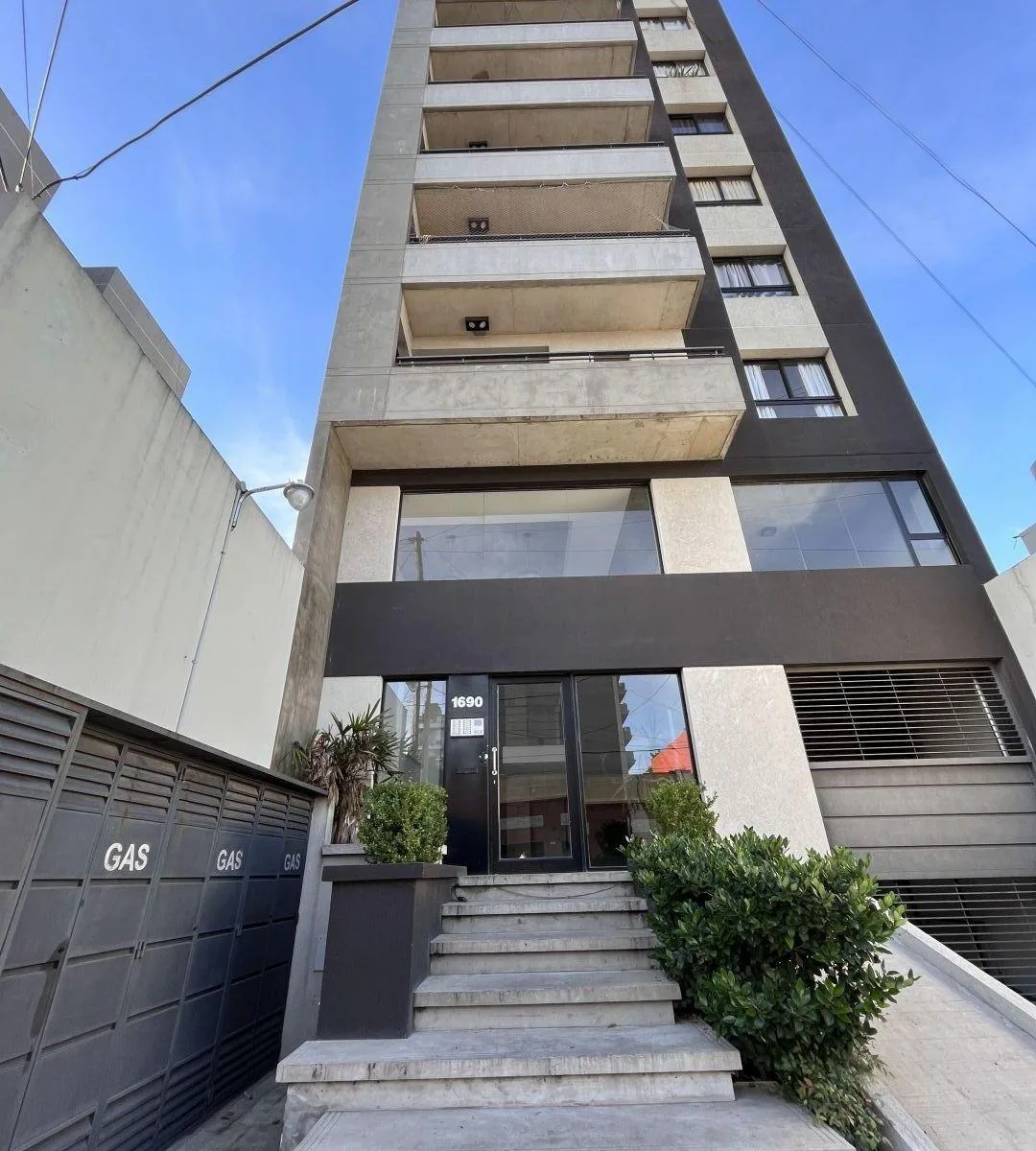 Apartamento de dois ambientes com vaga de garagem em Lanús Este