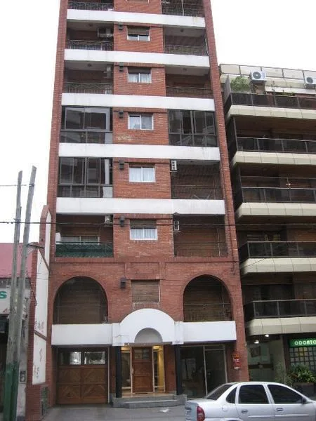 Two-room apartment with balcony and parking in Lomas de Zamora