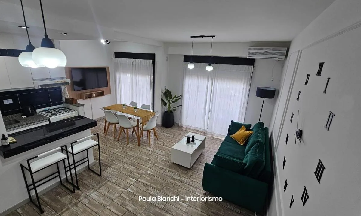 Two-bedroom apartment with balcony in Lomas de Zamora