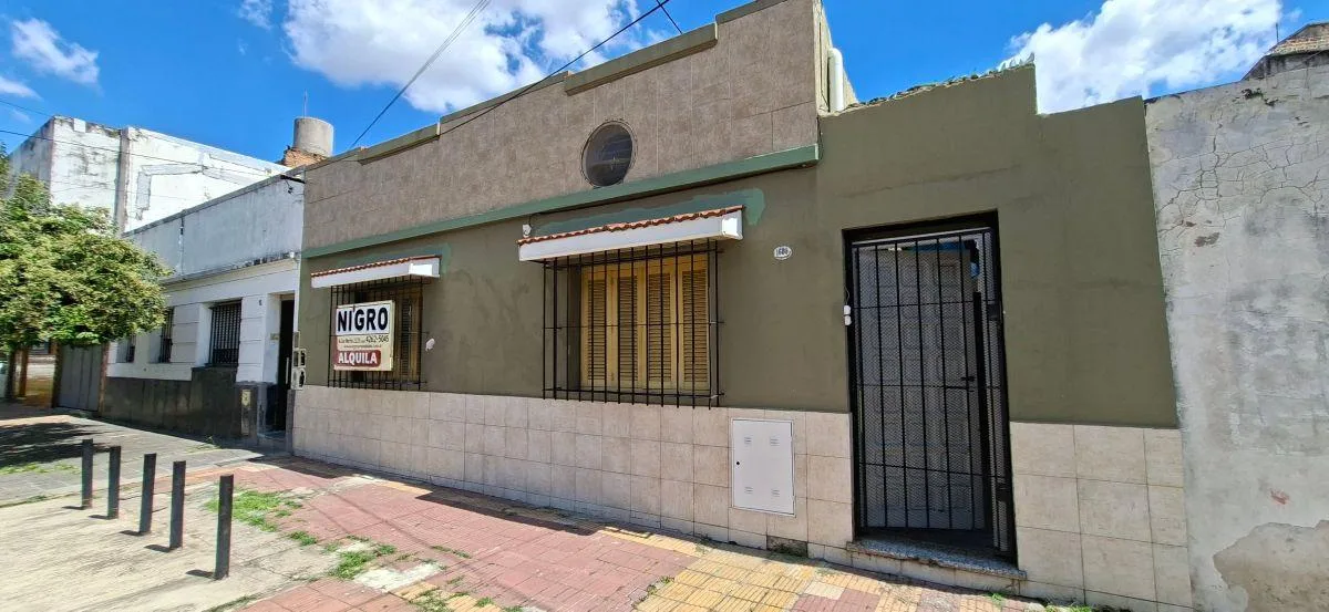 Studio apartment at the front in Lanús