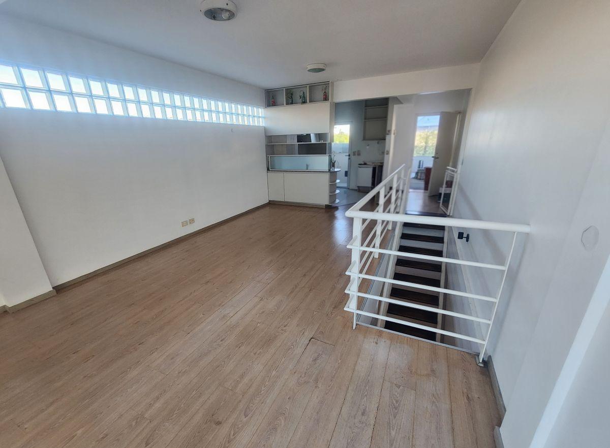 Триплекс площадью 148 m² с террасой и (закреплённым) парковочным местом в Saavedra