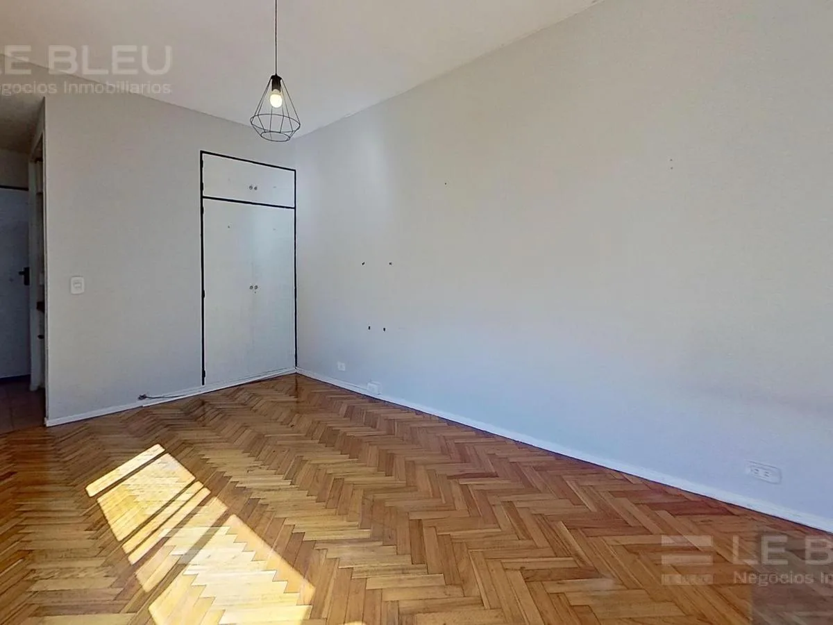 Studio apartment with low building fees in Recoleta