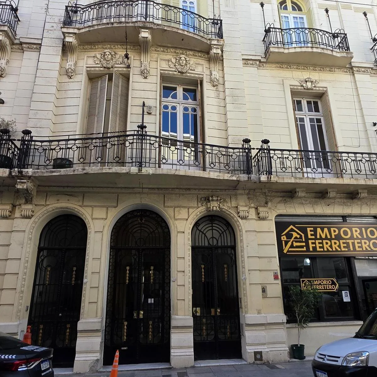 PH с 3 спальнями в Monserrat