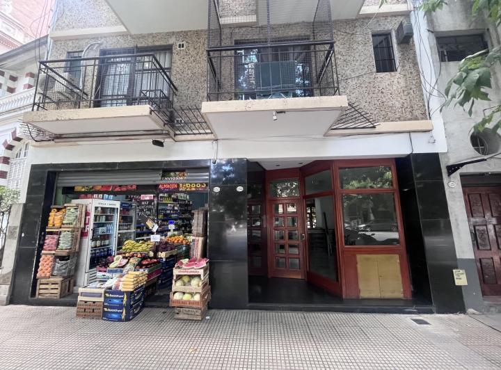 Kitnet com cozinha separada para alugar em Caballito