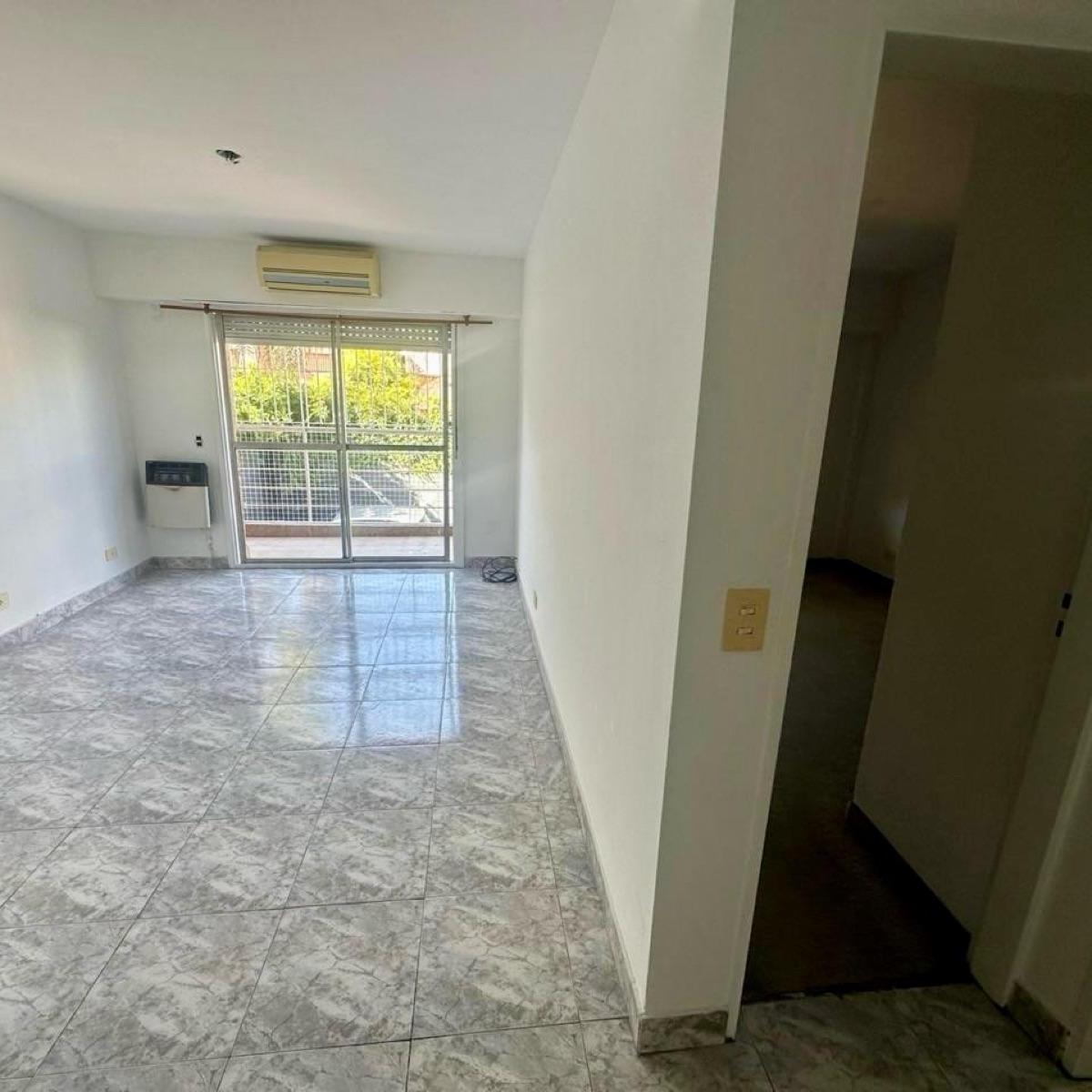 Departamento de 2 ambientes con balcón en San Fernando