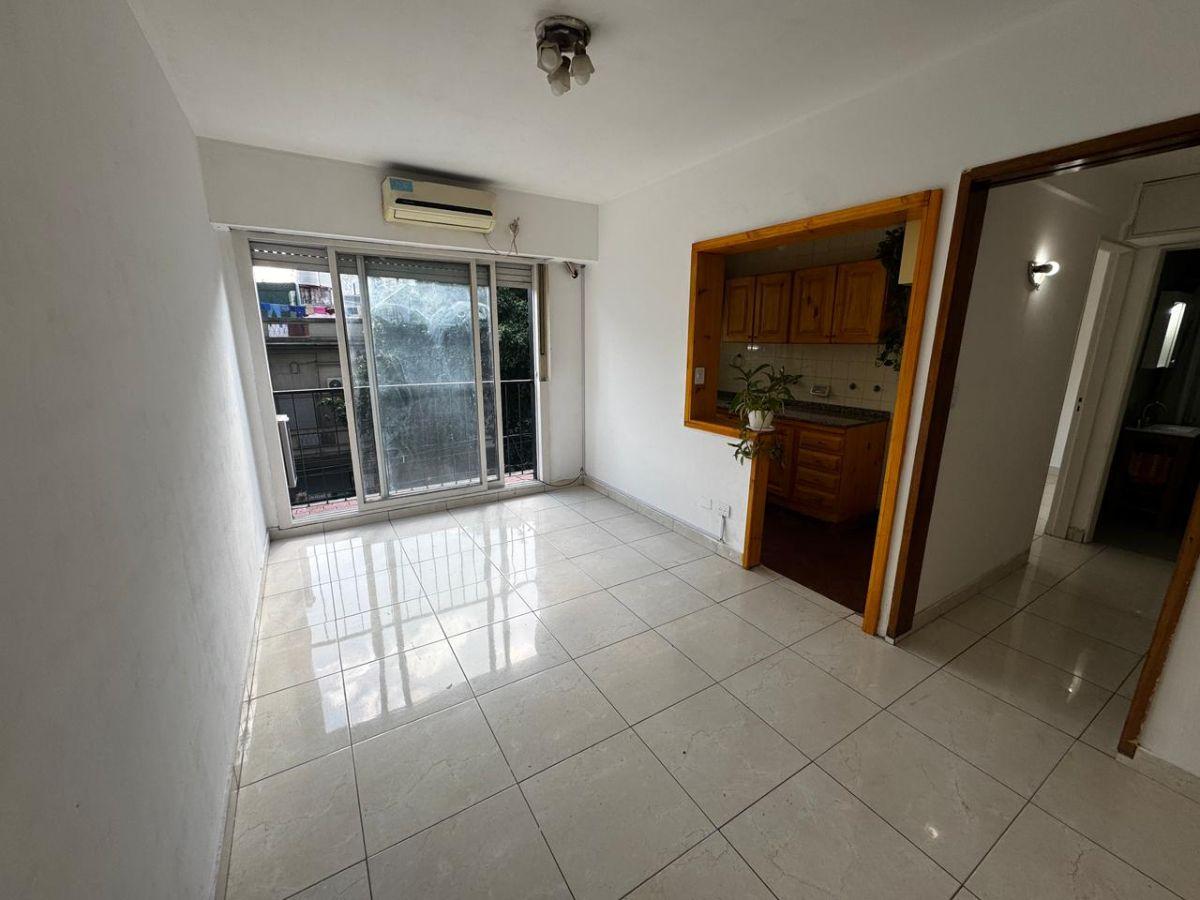 Two-room apartment in Floresta