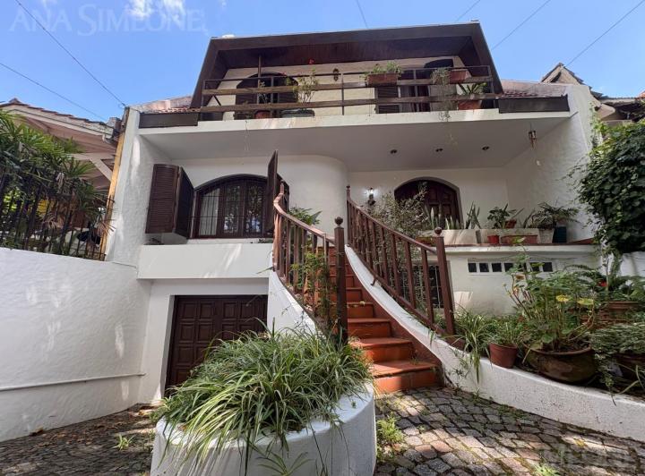 Casa de 5 dormitórios em Beccar