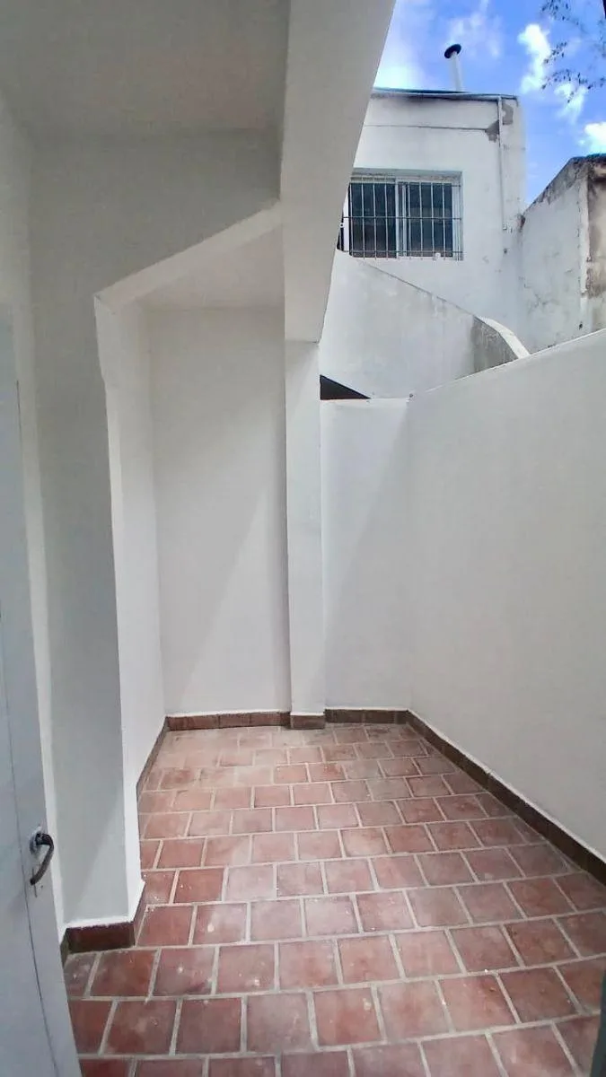 PH de 3 ambientes con entrada independiente en Nueva Pompeya