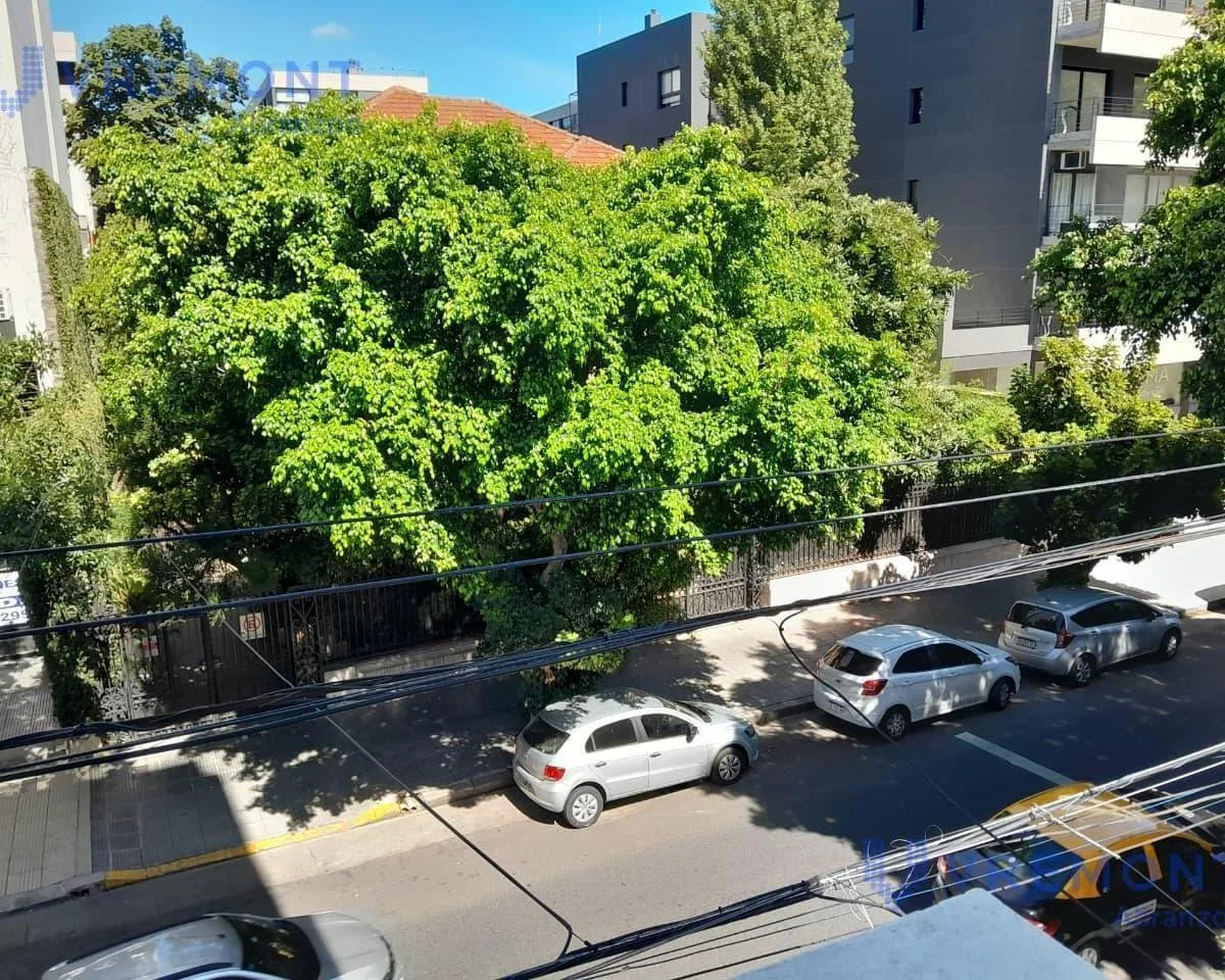 One-bedroom, two-room apartment in Flores