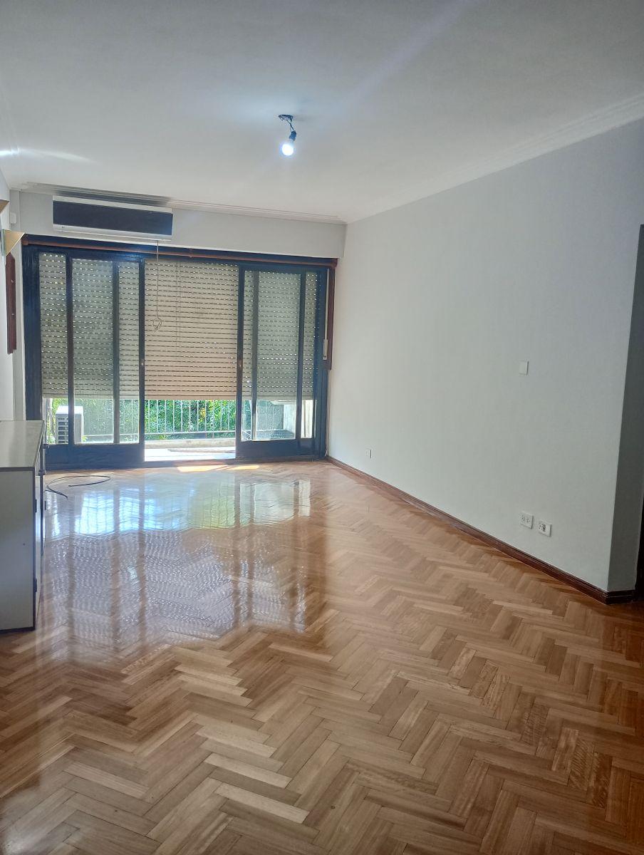 Departamento de 3 ambientes en Balvanera con balcón