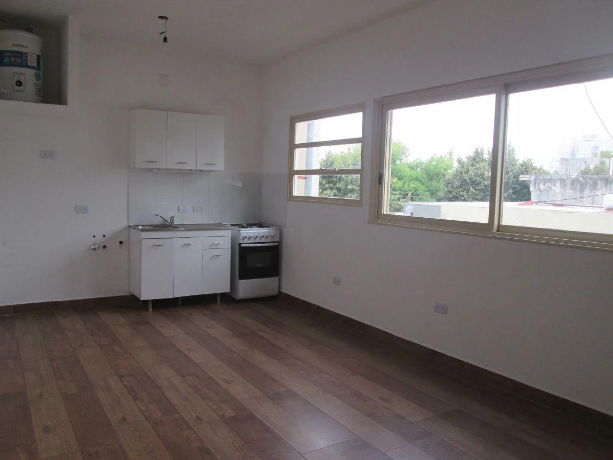 Two-room apartment without building fees in Villa Urquiza