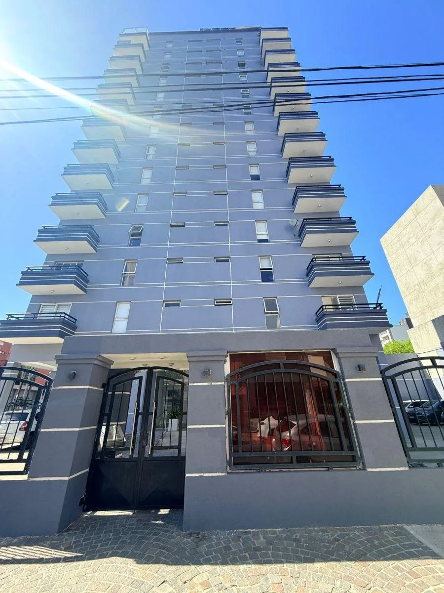 Kitnet com vaga de garagem em Lanús